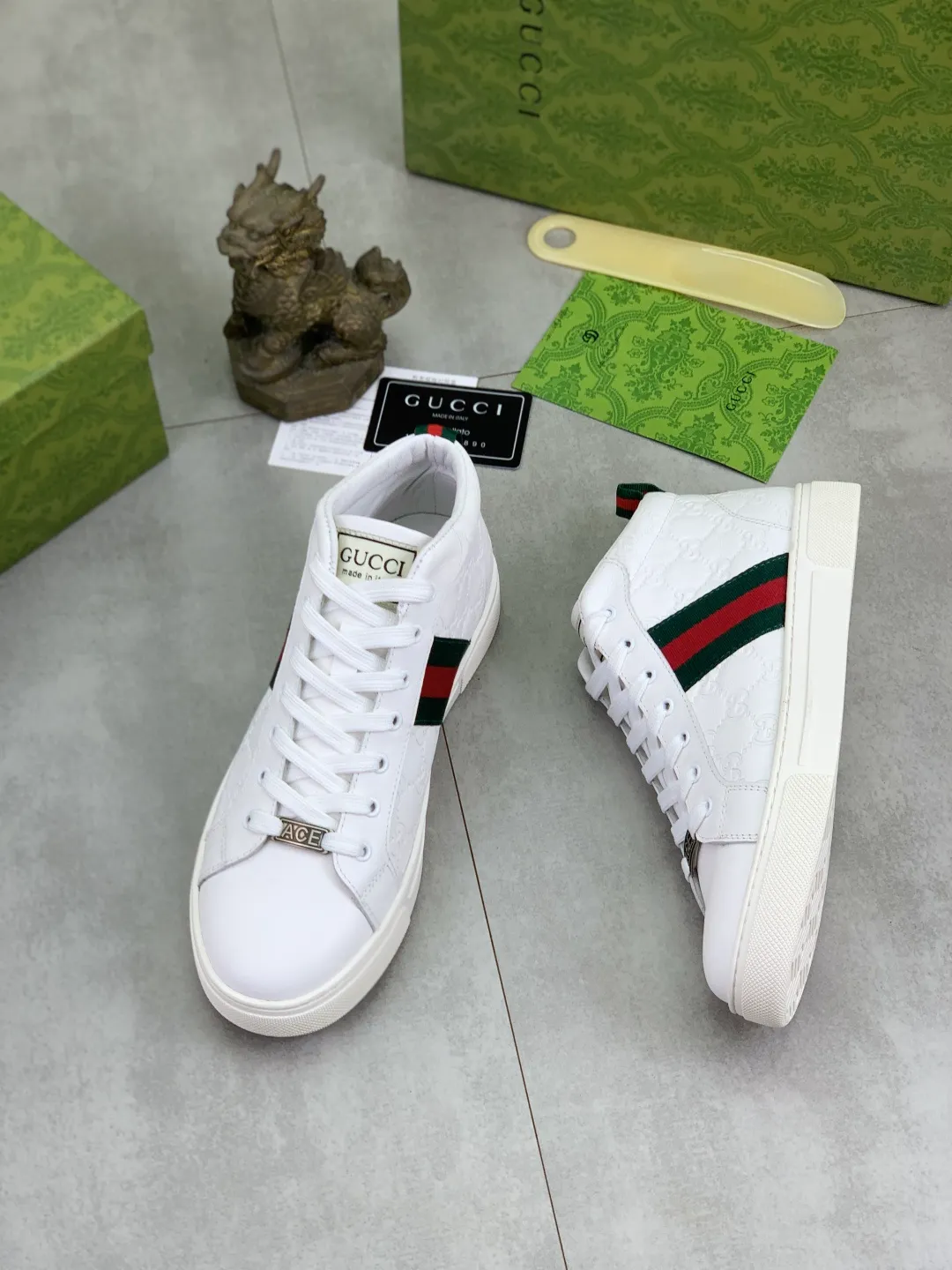 Men's shoes 💰P460 💰[New style]🆘 The latest model from Gucci GUCCI official website 🎁Classic casual fashion high-top men's shoes 👟Hot style 💥The version is simple and elegant, exclusive for trendy men. Unique official website latest brand elements 👑Gucci original decoration, fashionable and generous, original soft calfskin fabric➕Comfortable soft first-layer pigskin lining ✅The official website specifies the wear-resistant casual outsole, the classic model is taken in kind🎬Color: 4️⃣colors available😍Number: 38-44